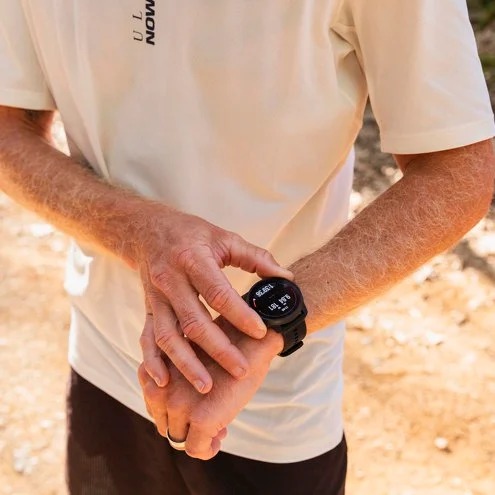 Комплект часы Suunto Race S All Black, черные и наушники Suunto Lime Blue